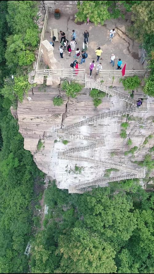 河南林州王相岩绝壁云梯_王相岩攻略_景点_周末_周末去哪儿_出行_传统