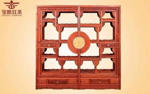 古代达官贵人的博古架一般放置奇石,茶壶,古玩,植物等等,一壶,一炉,一