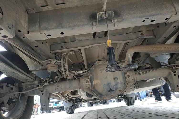 福特 新世代全顺 2013款 2.4t柴油豪华型短轴中低顶国iv