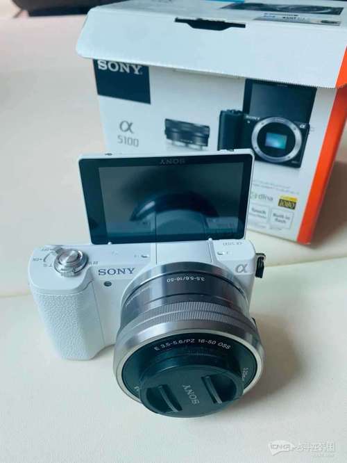 索尼a5100相机九成新配64内存卡出售