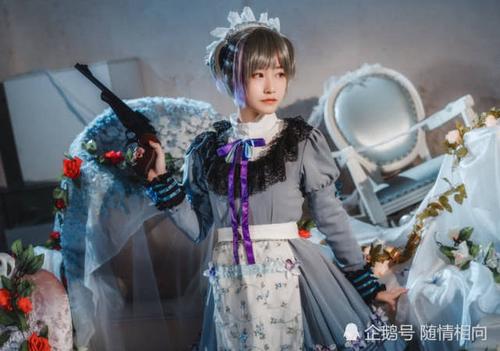 女学生cos少女前线当她野蛮脱下外衣网友姐你走错片场了