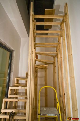 自制u形木楼梯-木基础部分95%完工度 - 现代木工diy