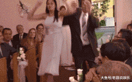 搞笑gif-你就别洗车了,上班就要迟到了,换我来吧