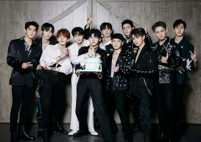 101系限定男团r1se即将解散,解散时间推迟这是又闹哪出?