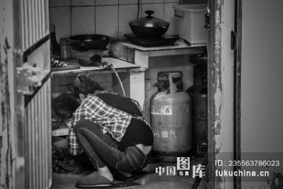 做饭的女人