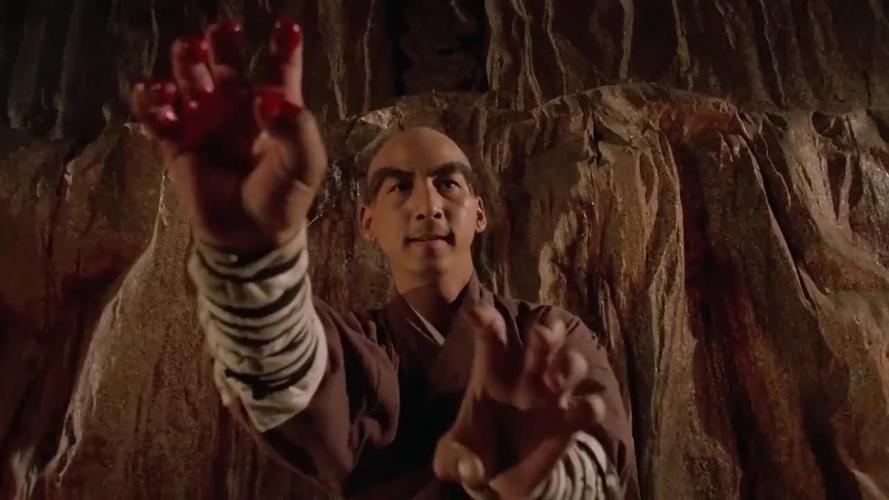 张无忌迎战少林高僧,少林龙爪手现学现用,高僧不是对手主动认输