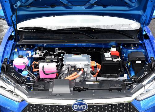 换装刀片电池续航401km新款比亚迪e2998万起