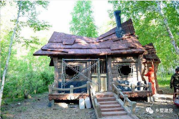 你绝对没见过的现实版光头强家小木屋,其实他结实的很