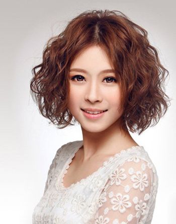 波波头烟花烫发型