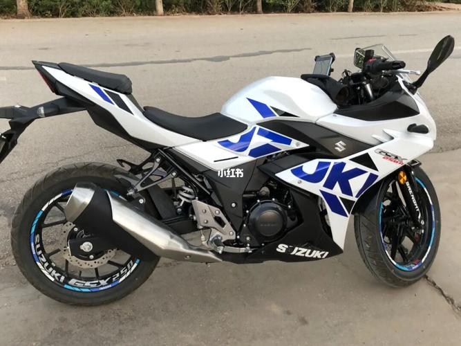豪爵铃木gsx250r和春风250sr该如何选择?