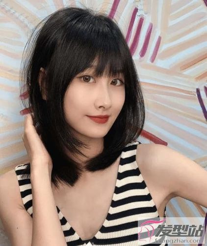 女生剪什么头发最百搭 万能锁骨发不挑人巨显脸小_发型站_最新流行