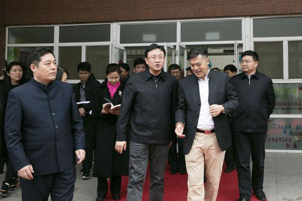 顺义区委书记王刚莅临我校幼儿园参观考察