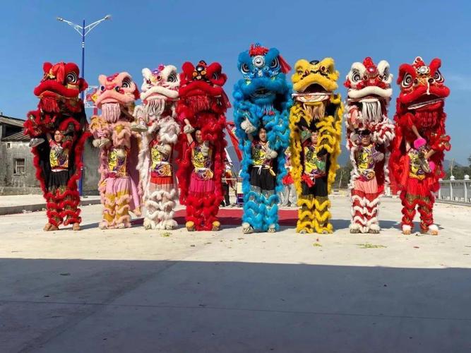 现在虎狮参拜越来越少,05后的小孩子估计都少有看见过了.