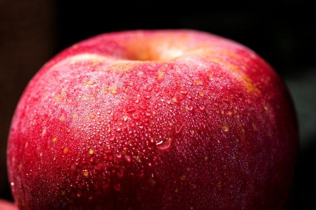 源自北欧瑞士数十年培育而成的红心苹果竟然是水蜜桃味儿的