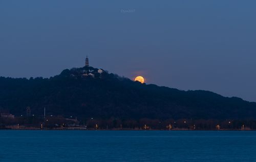 石湖落月