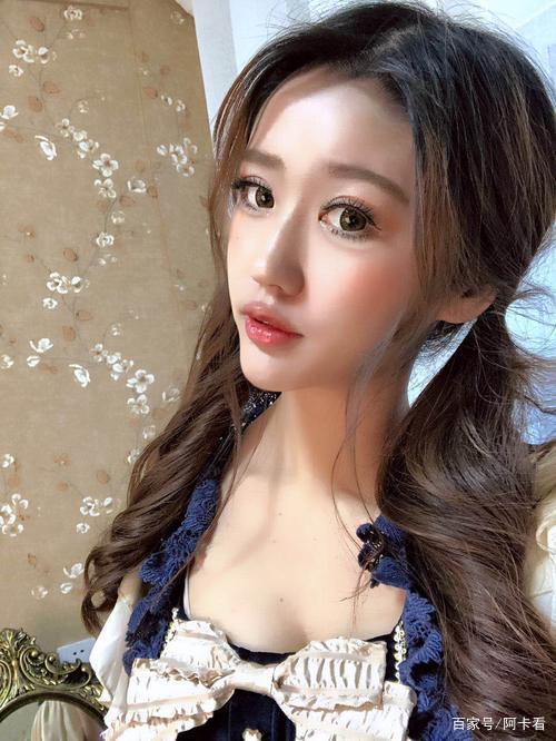 "肌肉女神"刘太阳,超颜值爆表,欧美风满满!身材美到