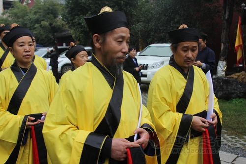 武汉长春观丙申坛全真派道士传戒呈投嗣状,拜请律衣科