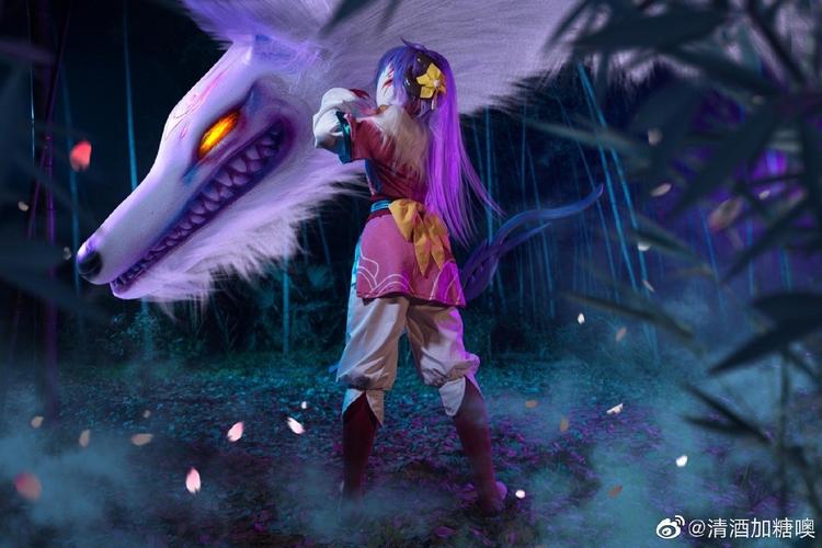 英雄联盟同人: 来自@清酒加糖噢 的灵魂莲华千珏cos作品.