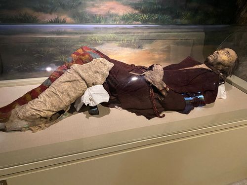 楼兰美女和英雄逝者千年