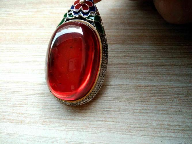 清代天然红宝石挂件