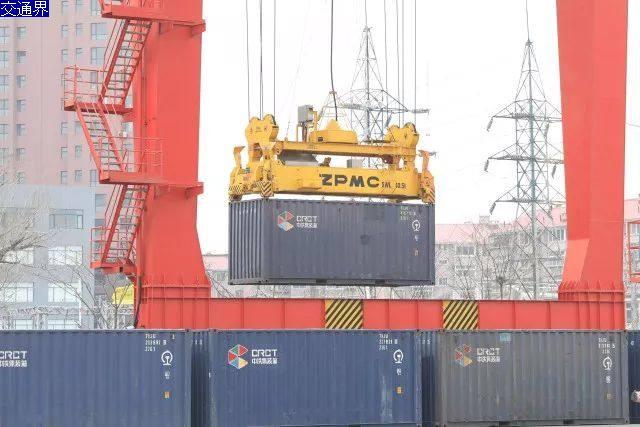 中国铁路首个集装箱装卸自动化远程智能集控系统正式启用
