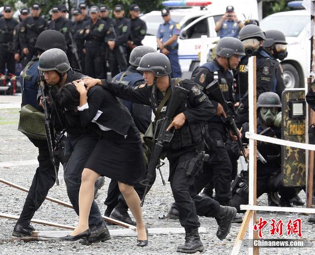 菲律宾警方举行解救人质演习