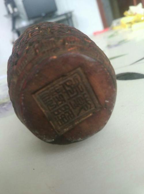 我有一个乾隆年制的百子祝寿瓶现在值多少?