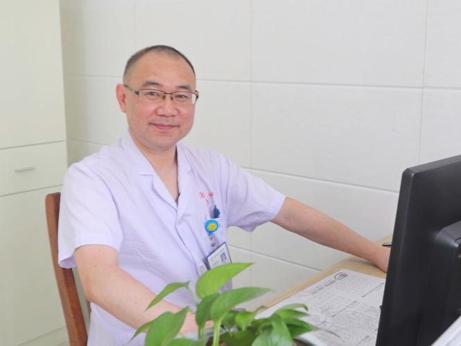 吴明华 康复科主任 主治医师