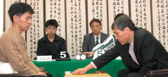 国际围棋大赛,可以分为两类.