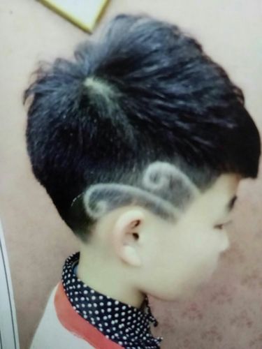 最酷的男童发型