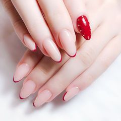 圆形红色法式简约新娘美甲图片