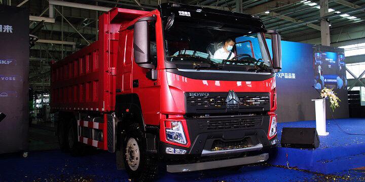 "成都造"重卡豪沃v7-x上市 首日订车317台