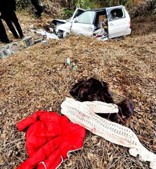 1·30包茂高速公路桂林平乐至贺州钟山段重大车祸