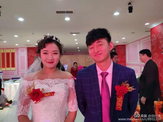 婚礼 写美篇 婚礼仪式进行中,不断收到朋友们的贺电: 贺小飞爱女出嫁