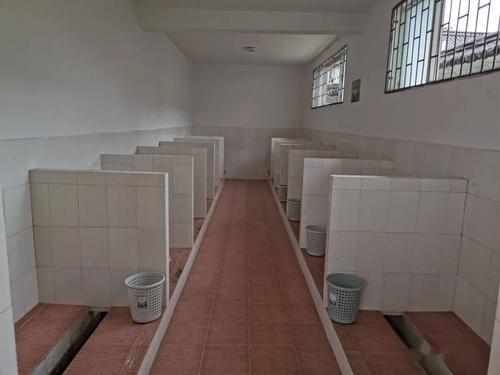 来看看我们大理镇学校的厕所文化