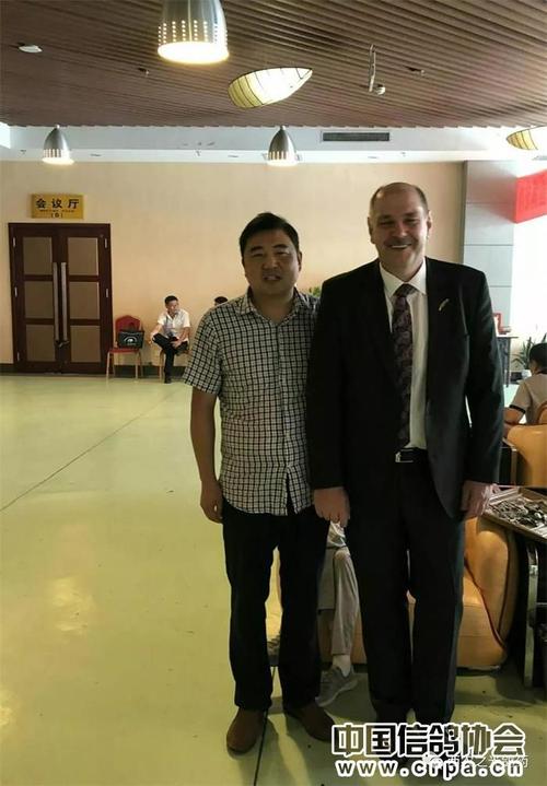 刘兵兵董事长与德国鸽协主席合影