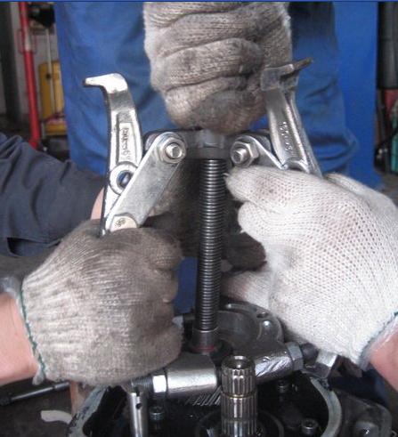 福特福克斯变速箱5档齿轮怎么拆?