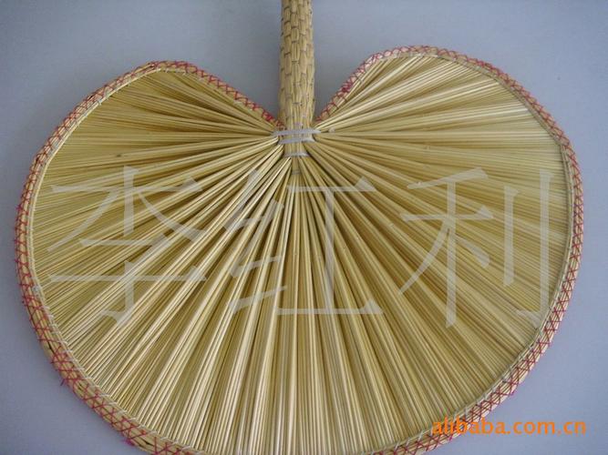 批发供应扇子蒲草稻草芭蕉扇手工制作扇子