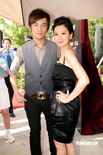 组图:贾静雯苏有朋首航谈感受