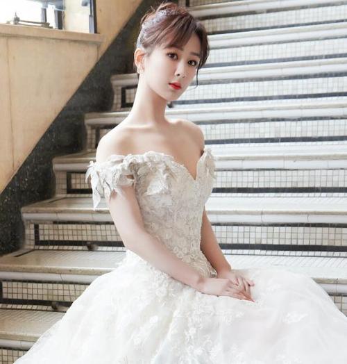 杨紫的个人资料(简介,身高,年龄,三围,图片)