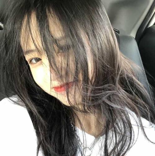 有没有那种笑的很开心的女生头像?