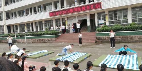 自律自强,谱新篇! 漓江初中七,八年级军训.