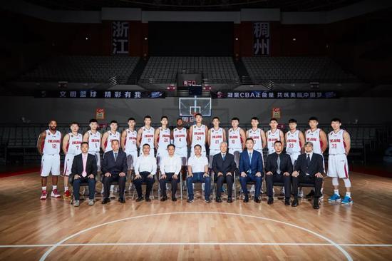2017-2018赛季浙江稠州银行男篮全家福
