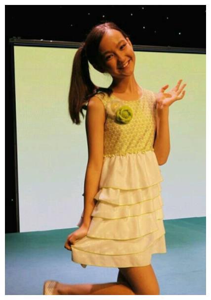 童星出道的香奈儿·辛普森,长大了,清新又时尚少女感十足!