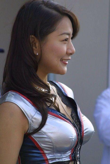 【画像】おっぱい胜负!エロ可爱いキャンギャルの巨乳