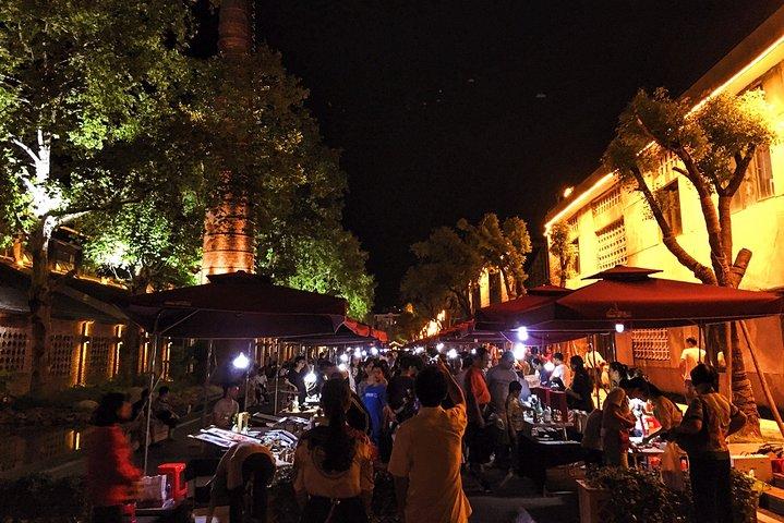 陶溪川的夜景真的很美,这边的建筑也都是厂房改建成的小屋,屋里各种