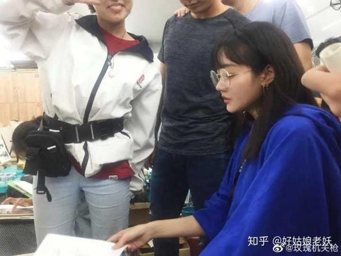 知名画手玫瑰机关枪疑似遭到纹身师男友pua抑郁自杀而亡事情真相如何