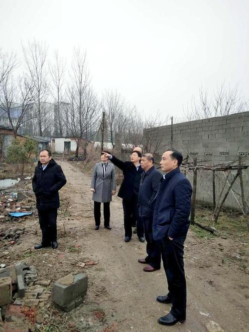 信阳市羊山新区管委会郭玉红主任一行到我校指导二期征地拆迁工作