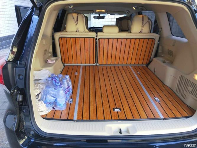 汉兰达五座的后备箱空间.