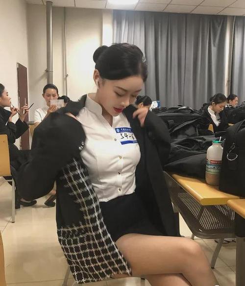 国产最美"空乘宝贝",天菜级神颜惹人尖叫!